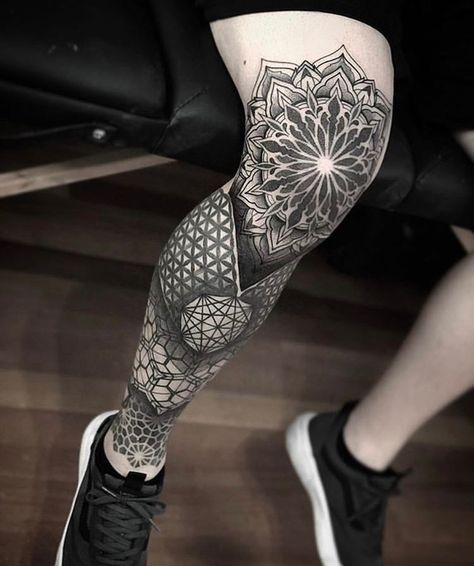 Buddha Tattoo Sleeve, Geometric Tattoo Leg, Geometric Tattoo Sleeve Designs, Mangas Tattoo, Geometric Mandala Tattoo, Geometric Sleeve Tattoo, Full Leg Tattoos, Sacred Geometry Tattoo, Geometry Tattoo