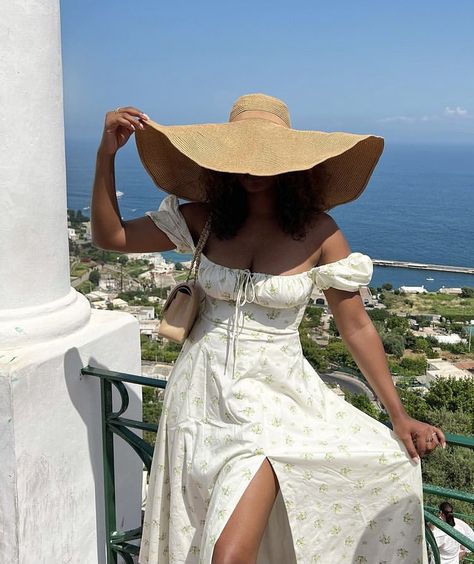 Panama Outfit Ideas, Panama Hat Outfit, Solo Vacation, Panama Travel, Outfits With Hats, Vacation Outfits, Luxury Lifestyle, Panama, Beach Vacation