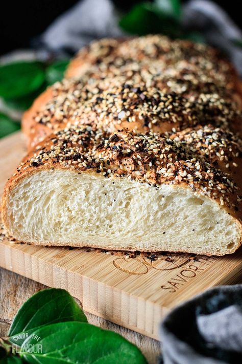 Everything Bagel Bread Loaf, Everything Bagel Seasoning Recipes Bread, Savory Breads Loaf, Everything Bagel Bread Recipe, Everything Bagel Bread Machine Recipe, Everything Seasoning Bread, Everything Bagel Seasoning Bread, Everything Bread Recipe, Everything Bagel Bread