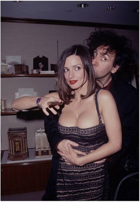 lisa marie smith and tim burton Tim Burton Female Characters, Young Tim Burton, Tim Burton Hairstyles, Lisa Marie Smith, Cabaret Goth, Celebrity Duos, 2000s Women, Majestic People, Tim Burton Style