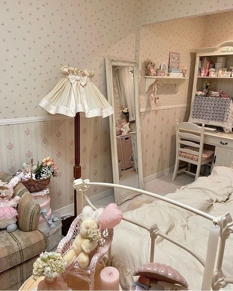 #roomaesthetics#room#cute#pink#vintage#aesthetics#lolitavibes#rustic#princesroom Cute Vintage Room, Pink House Interior, Vintage Girls Rooms, Shabby Bedroom, Room Cute, Pink Girl Room, Coquette Room, Vintage Room Decor, Pinterest Room Decor