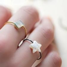 wire wrapped jewelry Ideas, Craft Ideas on wire wrapped jewelry Diy Wire Rings, Bead Rings, Diy Ring, Bijoux Fil Aluminium, Diy Jewlery, Quick Diy, Diy Rings, Wire Rings, Wire Crafts