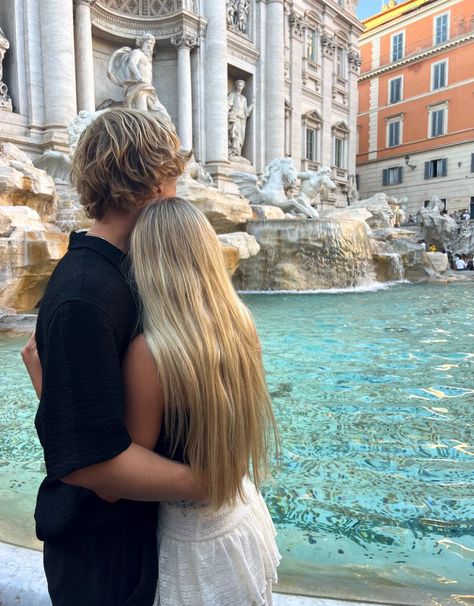 Summer Couple Pics, Italy Trevi Fountain, Manifesting Future, Blonde Couple, Sparkly Makeup, Italian Boys, Chloe Walsh, Teenage Love, Summer Couples