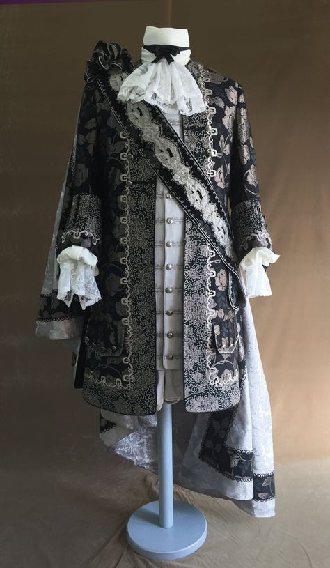 1700 Luis XIV baroque costume for men | Etsy Rococo Fashion Men, 1700s Mens Fashion, Opulence Outfit, Baroque Clothes, Baroque Outfit, Baroque Clothing, Baroque Costume, Ball Gowns Victorian, 18th Century Mens Fashion