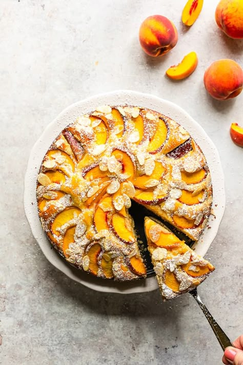 Gluten free, fresh Peach and Almond Cake. This delightfully moist and flavourful cake is made with both gluten free flour and almond flour. It's so incredibly easy to make. Fresh Peach Cake, Coffee Cake Breakfast, Baked Fruit Desserts, Peach Cake Recipes, Make Sweets, Breakfast Cakes, Cake Breakfast, Easy Italian Recipes, Baked Peach