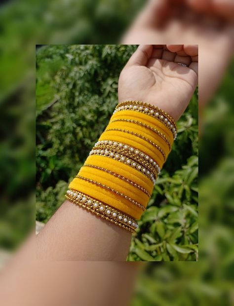 Colorful Bangles Indian, Velvet Bangles Set, Pearl Bangles Gold, Pearl Bangles, Silk Thread Bangles Design, Blue Wedding Jewelry, Thread Bangles Design, Pakistani Bridal Jewelry, Colorful Bangles