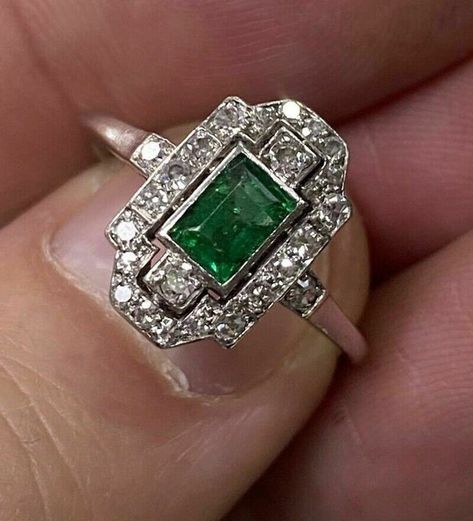 Art Deco 1.50 Ct Green Emerald & Diamond Art Deco Engagement | Etsy Bijoux Art Deco, Art Deco Emerald Ring, Emerald Ring Engagement Diamond, Vintage Art Deco Rings, Edwardian Ring, Retro Era, Deco Wedding, Art Deco Engagement, Asscher Cut