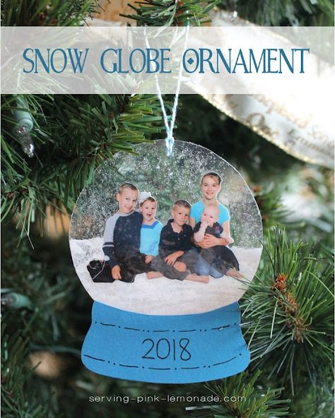 Snow Globe Picture Ornament, Kids Snow Globe Craft, Picture Snow Globe, Diy Photo Ornaments, Snow Globe Ornament, Snow Globe Crafts, Diy Snow Globe, Picture Ornaments, Christmas Homemade