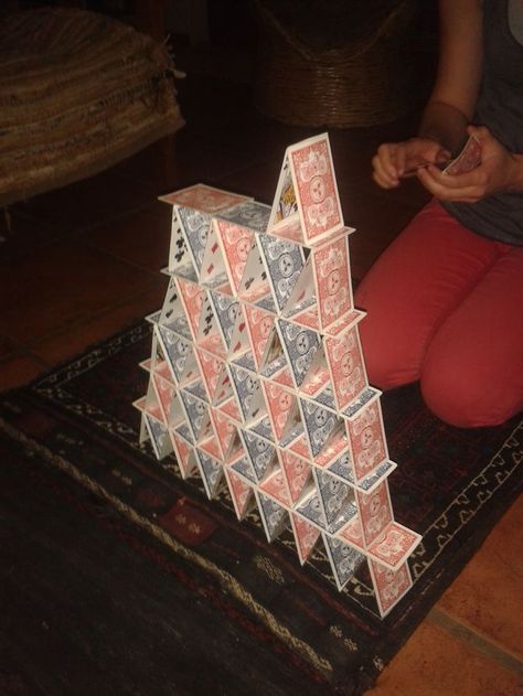 How to Build a Tower of Cards: 7 Steps (with Pictures) Card House Building, Card Tower Challenge, What To Do With Playing Cards, Card Tower, Playing Card Crafts, Paper Tower, Card House, Diy Playing Cards, Queen Of Hearts Card