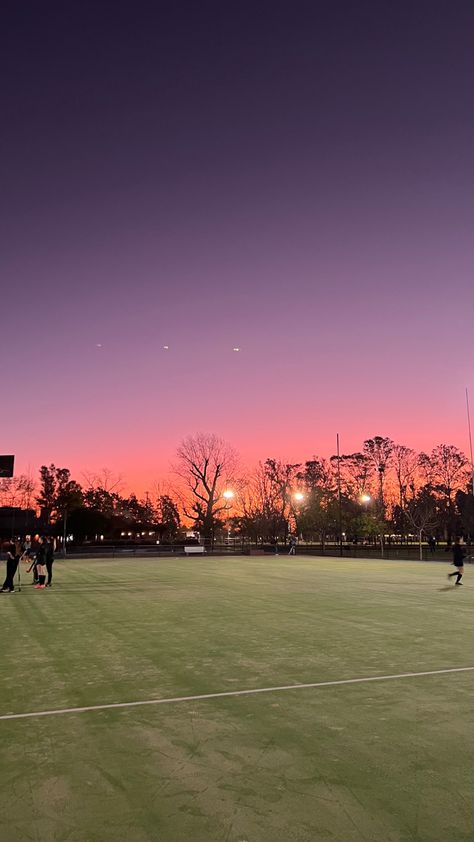 Field Hockey Wallpaper Iphone, Field Hockey Aesthetic Wallpaper, Field Hockey Aesthetic, Prettiest Sunsets, Hockey Aesthetic, Field Hockey Girls, Field Wallpaper, Hockey Girl, Hockey Girls