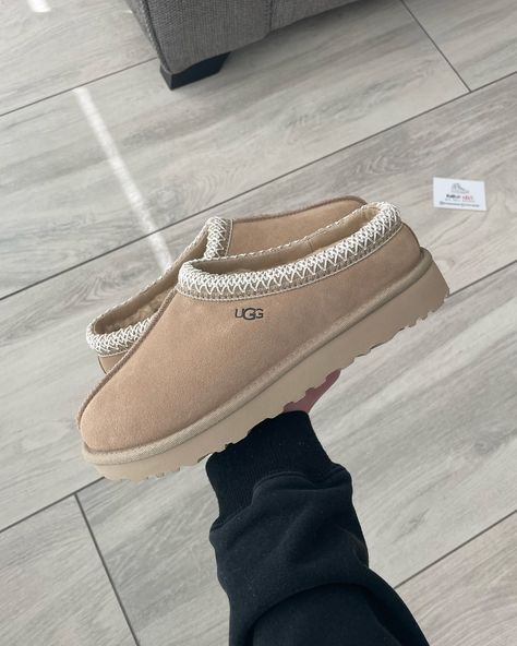 The Ugg Tasman Slipper in “Mustard Seed” Now Available in Very Limited Sizing🏝️ - Guaranteed 100% Authentic - Ships Within 3 Days Shop Now Link in Bio www.reubenskicks.com 🌐 Ugg Tasman Vs Ultra Mini, Tasman Mustard Seed, Mustard Seed Ugg Tasman, Ugg Tasman Mustard Seed, Ugh Tasman, Ugg Tasmans, Tasman Uggs, Uggs Slippers, Uggs Tasman