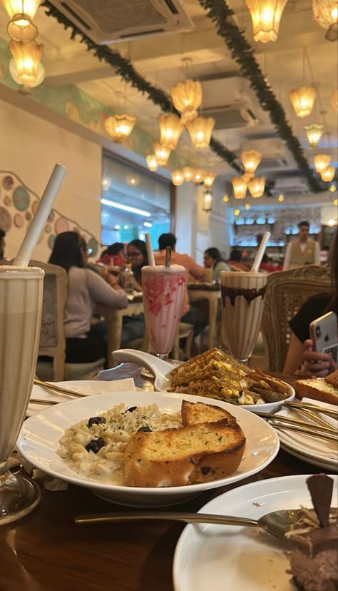 Lunch Aesthetic Restaurant Snap, Lucknow Cafe Snaps, Fake Outing Snap, Lunch Pictures Instagram, White Sauce Pasta Snap, Delhi Cafe Snaps, Lunch Snapchat Stories, Restaurant Food Pics, Cafe Food Snap