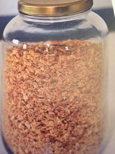 Homemade Amish Honey Granola Homemade Granola Cereal, Granola Homemade, Mennonite Recipes, Granola Ingredients, Homemade Cereal, Honey Granola, Keto Granola, Almond Granola, Chocolate Granola