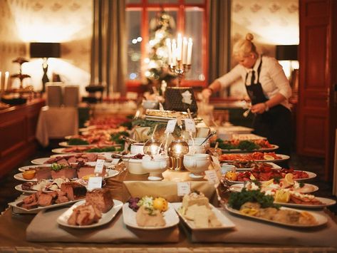 Known as a Julbord, literally translating to “Christmas table”, this massive spread of food is a beloved tradition in Swedish households during the most festive time of the year. Smorgasbord Ideas, Christmas Smorgasbord, Crayfish Salad, Swedish Christmas Food, Swedish Cuisine, Different Kinds Of Fruits, Creamed Kale, Christmas Ham, Beetroot Salad