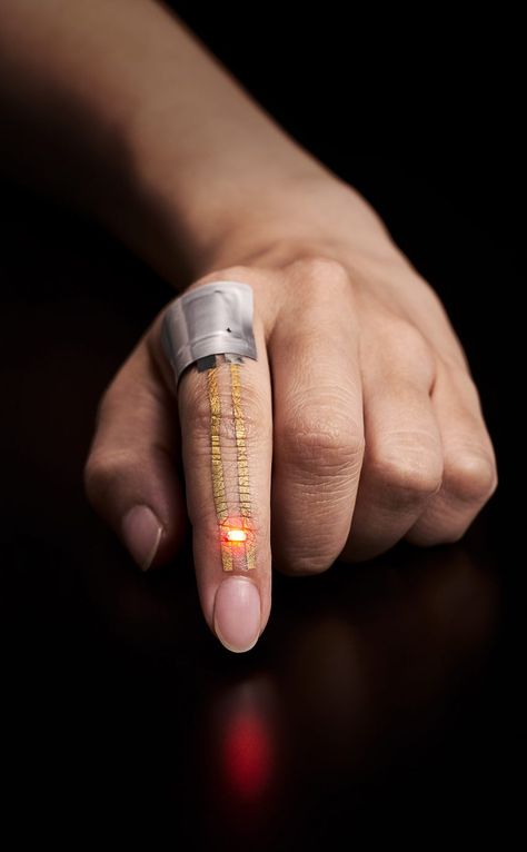 Wearable electronics developed by the University of Tokyo Create A Tattoo, Smart Textiles, Speculative Design, Wearable Electronics, Wearables Design, Fashion Future, Wearable Tech, 38mm Apple Watch Band, Nanotechnology