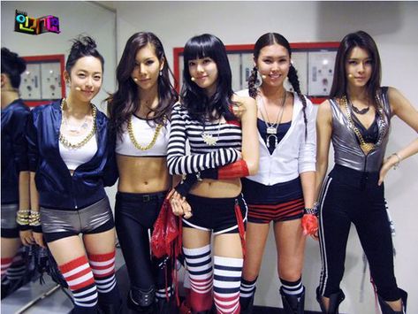 90s Asian Fashion, Kpop World, Orange Caramel, Enjoy Yourself, Spice Girls, I Love Girls, 2000s Fashion, Stage Outfits, Kpop Outfits