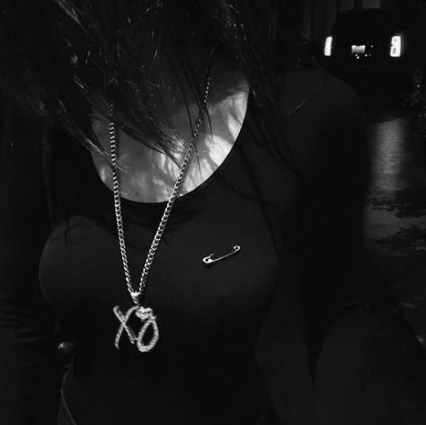 Stargirl Interlude, Tory Vega, Xo Necklace, House Of Balloons, Zodiac Academy, Goth Wallpaper, Bella Hadid, Piercings, Tattoos