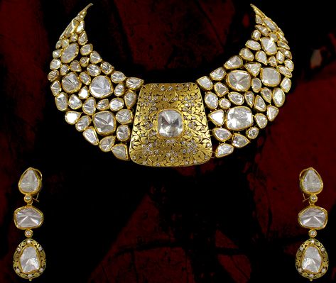 Stunning Heavy kundan polki choker neck Kids Gold Jewellery, Diamond Polki Jewellery, Jewellery Traditional, Inexpensive Jewelry, Gold Necklace Indian Bridal Jewelry, Real Gold Jewelry, Jewelry Aesthetic, Gold Jewelry Sets, Polki Jewellery