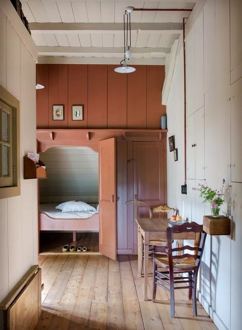 Dutch Bedroom, Dutch Farmhouse, Alcove Bed, Sleeping Nook, Bed Nook, Murphy Bed Ikea, Period Living, Built In Bed, Murphy Bed Plans