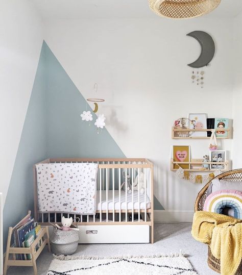 Painted corner in a nursery from House of Waffle Baby Room Design Modern, Easy Wall Painting Ideas, Baby Room Ideas Early Years, Easy Wall Painting, Minimalistic Accessories, Baby Room Design Boy, Pink Baby Room, Modern Baby Room, Nursery Wall Painting