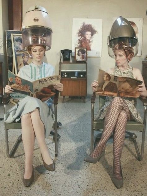 Vintage Beauty Salon, Vintage Hair Salons, Hair Salons, Hair Dryers, Hair Affair, Vintage Hair, Hair Rollers, Portrait Ideas, Hair Curlers