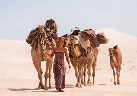 Tracks Robyn Davidson, Thomas Sadoski, Christopher Mccandless, Glen Hansard, Australian Desert, Tracks Movie, World Of Wanderlust, Vince Vaughn, Mia Wasikowska