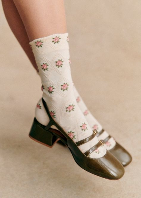 Julia Socks - Vintage Pink - Cotton - Sézane Winter Cottagecore Outfit, Socks Aesthetic, Luxury Socks, Holiday Lookbook, Vintage Socks, Floral Socks, Trendy Socks, Summer Sock, Shoe Inspiration