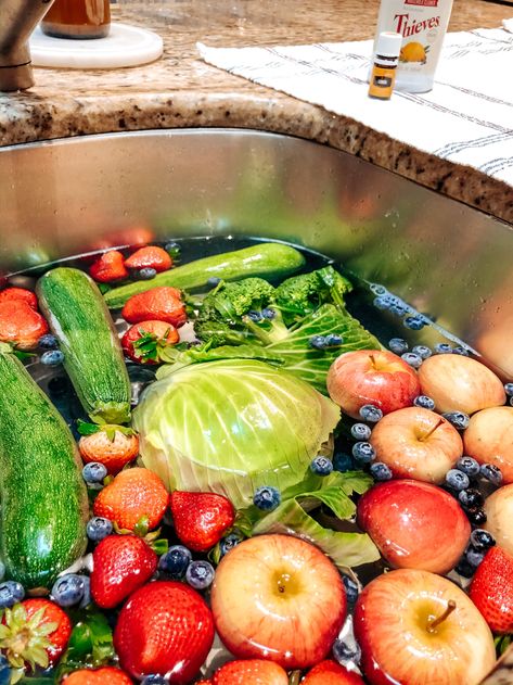 Wash Your Fruits and Veggies – washing tips, storage tips, freezing tips. #fruitsveggies #foodstorage Wash Fruits And Veggies, Washing Fruits And Vegetables, Washing Vegetables, Fruit Wash, Washing Fruit, Boxed Mashed Potatoes, Vegetable Boxes, Vinegar Uses, Shredded Zucchini