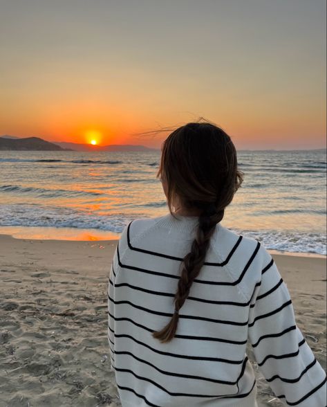 greece, coastal granddaughter, sunset, beach sunset, sunset aesthetic, summer aesthetic, costal aesthetic, coastal fashion, coastal ootd, summer, ootd, sunset pictures, travel aesthetic, european summer, coastal grandmother Wendy Cope, Beachy Girl, European Summer Aesthetic, Surf Room, Aesthetic Coastal, Coastal Fashion, Charleston Travel, Instagram Heart, Coastal Lifestyle