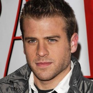 Scott Evans Biography, Age, Height, Weight, Family, Wiki & More The Nanny Diaries, Lisa Evans, Scott Evans, Lee Strasberg, Film Man, Bob Evans, Far Side Comics, Artist Film, Hottest Male Celebrities