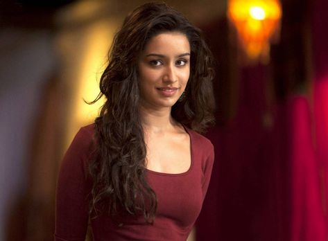 Shraddha Kapoor New  Photoshoot #720P #wallpaper #hdwallpaper #desktop Shradha Kapur Full Hd Photos, Aashiqui 2, Movies Wallpaper, Shraddha Kapoor Cute, Vintage Bollywood, Celebrity Wallpapers, Shraddha Kapoor, Aishwarya Rai, Priyanka Chopra