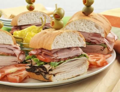 What Is the Healthiest Deli Meat? Healthy Lunch Meat, Easy Weekday Meals, Cold Sandwiches, Sub Sandwiches, Meat Alternatives, Deli Meats, Healthy Sandwiches, Lunch Meat, Delicious Sandwiches