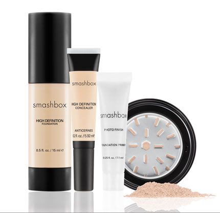 Smashbox must haves! Facial Recipe, Smashbox Cosmetics, Fair Complexion, Smashbox Makeup, Dark Complexion, Combo Skin, Perfect Complexion, Beauty Guide, Makeup Gift