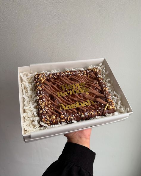 BIRTHDAY BROWNIE SLAB 🎂   Flavour: Kinder Bueno  #birthday #brownieslab #personalised #postalbrownies #smallbusinesssowner #giftideas Brownie Slab, Birthday Brownie, Birthday Brownies, Personalised Gift Ideas, Brownies, Gift Ideas, Cake, Birthday