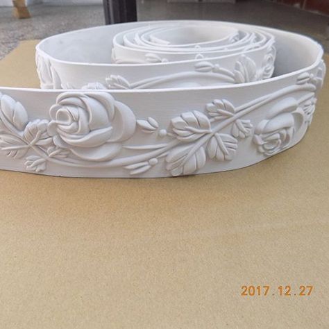 Garden Focal Point, Muebles Shabby Chic, Flexible Molding, Furniture Appliques, Waist Line, Wall Trim, Furniture Rehab, Wall Molding, Home Room Design