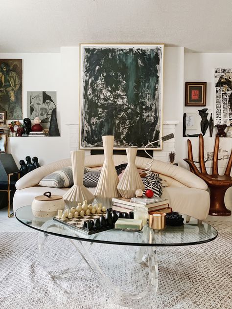 Gasp! Maximalists Have a Lot to Say About Organizing, Too Small Apartment Decorating Living Room, Maximalist Living Room, Minimalist Living Room Decor, Designed Wall, Minnesota Home, First Apartment Decorating, Maximalist Decor, Living Room Decor Ideas, White Living