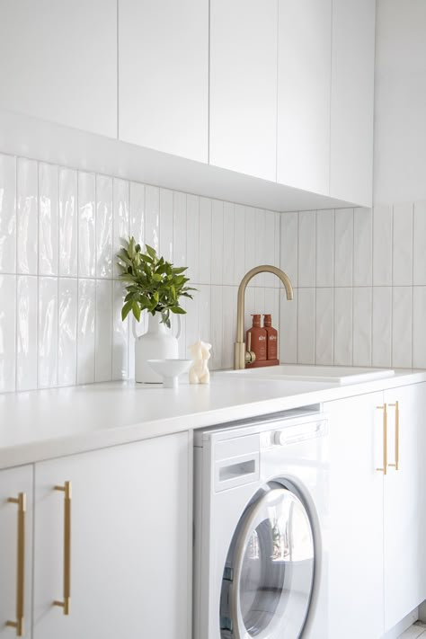 Laundry Bathroom Combo: Getting the Design Right | ABI Interiors Small Bathroom Laundry Combo, Laundry Bathroom Combo, Modern Laundry, Dream Laundry Room, Laundry Room Renovation, Laundry Bathroom, Laundry Design, Laundry Room Bathroom, Modern Laundry Rooms