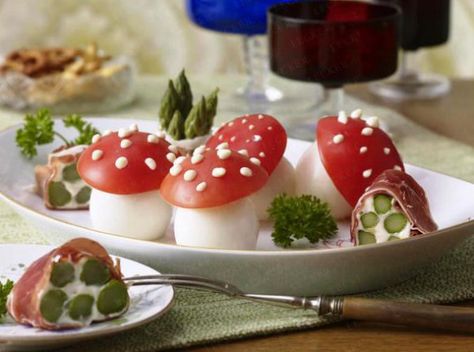 Top 10 Alice In Wonderland Party Food Ideas and Recipes Alice In Wonderland Food, Asparagus Rolls, Ham Rolls, Alice In Wonderland Tea Party Birthday, Alice Tea Party, Mad Hatter Party, Alice In Wonderland Birthday, Tea Party Food, Alice In Wonderland Tea Party