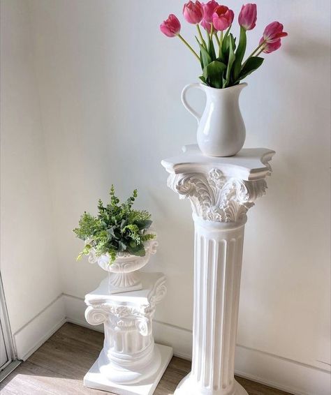 Greek Columns, Casa Vintage, Grow Plants, Apartment Decor Inspiration, Room Makeover Bedroom, Room Makeover Inspiration, Dream House Interior, Decor Home Living Room, Apartment Inspiration