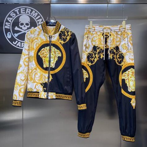 Casual Luxury Outfits, Versace Clothes, Drip Fashion, Versace Clothing, Versace Tracksuit, High Tops Shoes, Mens Tracksuit Set, Tracksuits For Men, Casual Shoes Women Sneakers