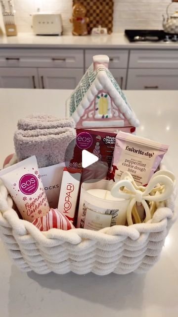 Kayla Gresh on Instagram: "mini burr basket 🎀❄️🤭 comment “basket” & I’ll message you the 🔗’s!   • •  #burrbasket #gift #giftideas #christmas #viral #fyp #christmasgift #christmasgiftideas #giftbasket #aesthetic #giftsforher" Burr Basket Under $25, Aesthetic Burr Basket, Mini Basket Gift Ideas, Burr Box Ideas, Christmas Gift Basket For Friends, Gift Basket Ideas For Women Christmas, Christmas Burr Basket Ideas, Mini Burr Basket, Hunting Gift Basket