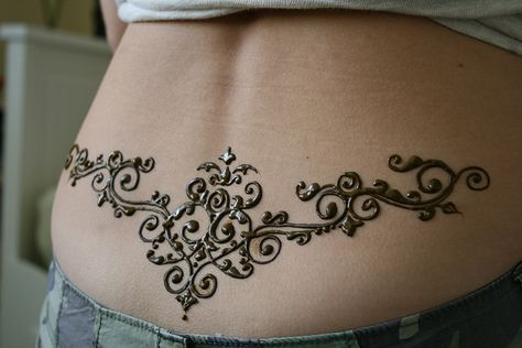 Underboob Henna, Lower Back Henna, Back Henna Designs Spine, Henna Tattoo Back, Henna Butterfly, Thigh Henna, Leg Henna Designs, Back Henna, Belly Henna