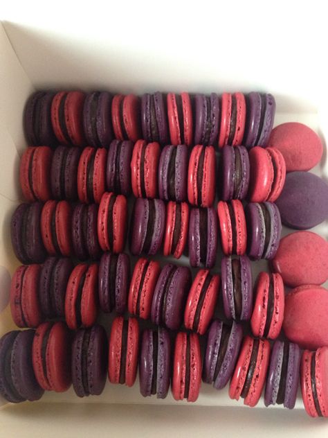 Purple and Maroon Macarons Maroon Macarons, Violet Food, Red Macarons, Red And Purple Wedding, Learn To Spell, Red Violet, Red And Purple, Red Food, Ideas Party