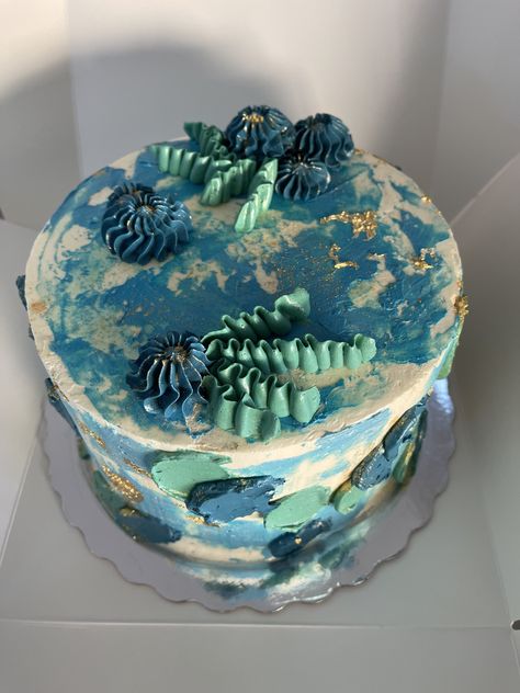 Blue And Green Cake, Birthday Tips, Green Birthday Cakes, 14th Birthday Cakes, Blue Birthday Cakes, Polka Dot Cakes, 18th Cake, Diy Birthday Cake, Sweet 16 Birthday Cake