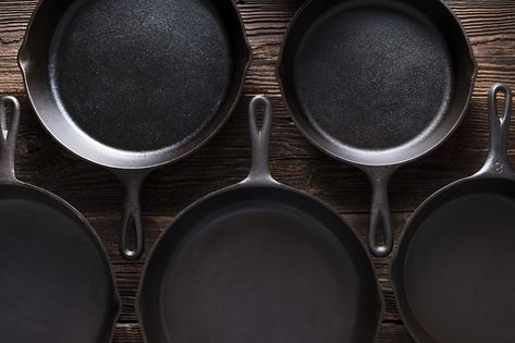 Cast Iron Pan Care, Cleaning Cast Iron Pans, Season Cast Iron Skillet, Seasoned Cast Iron Pan, Cast Iron Care, Cast Iron Skillets, Cast Iron Cleaning, Iron Skillet Recipes, Seasoning Cast Iron