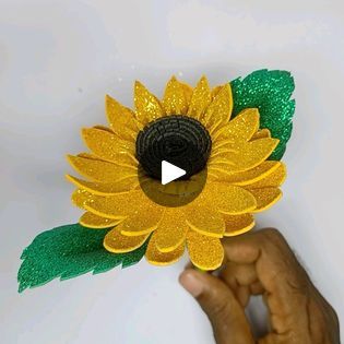 Foam Sheet Crafts, Paper Flower Garlands, Foam Sheets, How To Make Paper Flowers, Glitter Diy, Adult Crafts, Flower Garlands, Glitter Paper, Old Books