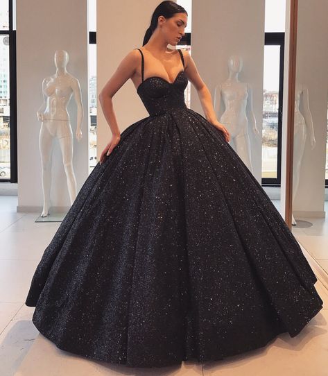 femme fatale on Twitter: "Lia Stublla | black gowns… " Prom Dresses Corset, Black Ball Gown, Formal Ball Gown, Dresses Ball Gown, Elegant Prom Dresses, Formal Party Dress, Beauty Dress, Ball Gowns Prom, Quince Dresses