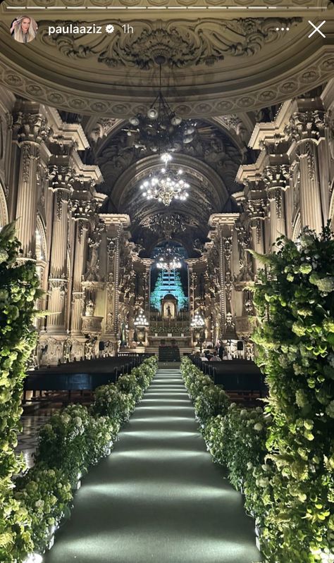 Royalty Wedding Theme, Wedding Venues Church, Big Wedding Dresses, Wedding Venues Indoor, Dream Wedding Decorations, Cathedral Wedding, Dream Wedding Venues, Wedding Decor Style, Dream Wedding Ideas Dresses