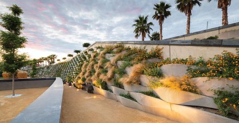 Central Park in Valencia – Revista Landuum Sound Barrier Landscaping, Exterior Green Wall, Airport Landscape, Retaining Wall Landscape, Gate Perumahan, Sound Barrier Wall, Parking Lot Architecture, Fancy Garden, Noise Barrier