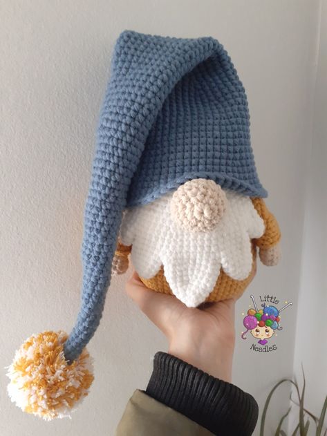 Crochet Scandinavian Gnome, Knitted Gnomes, Diy Crochet Toys, Felted Crochet, Easy Crochet Animals, Crochet Bunny Pattern, Diy Yarn Crafts, Crochet Christmas Decorations, Kawaii Crochet